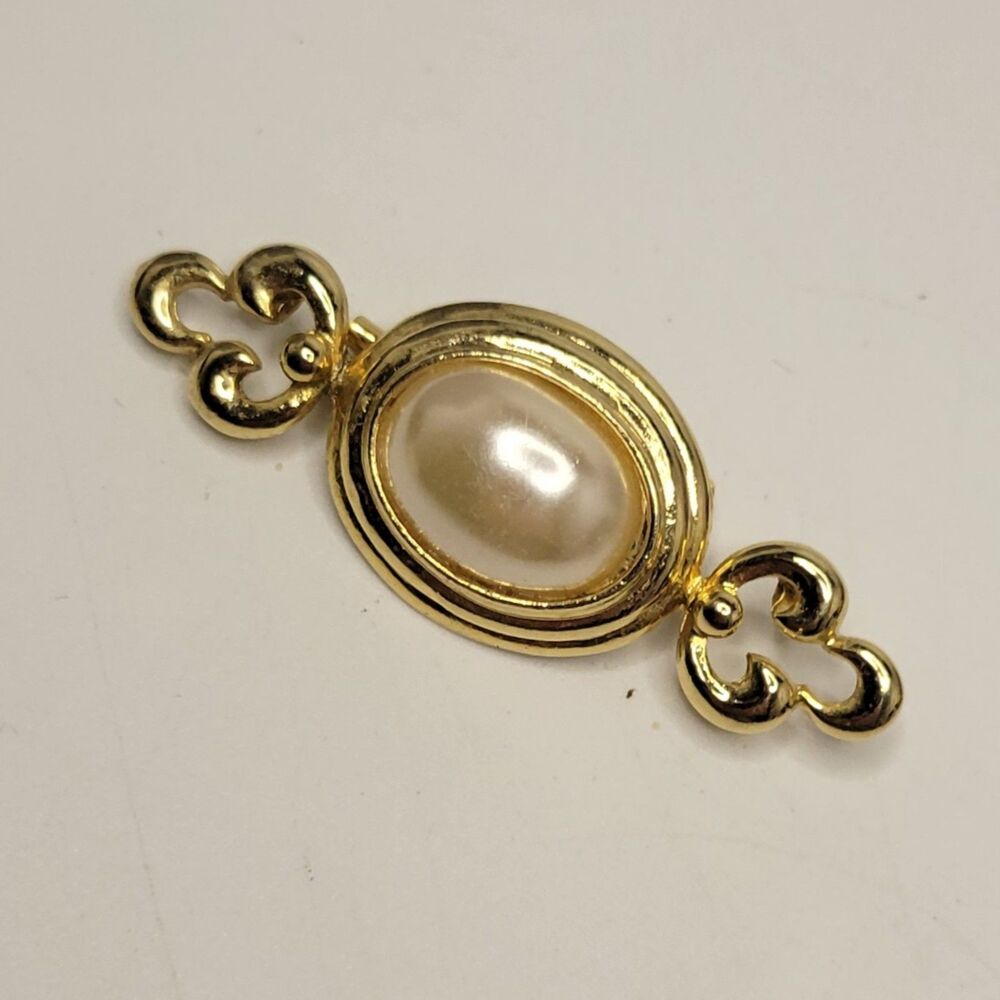Brooch